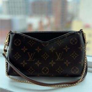 LOUIS VUITTON Monogram Pallas Clutch & monogram shoulder strap